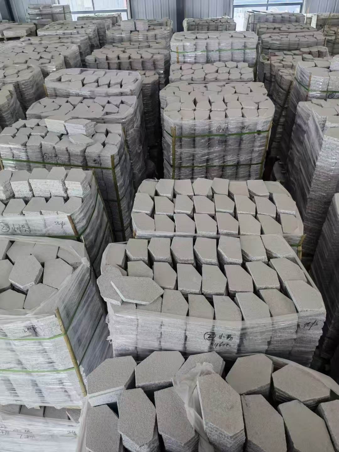 邵阳芝麻白石材冰裂纹，碎拼。
