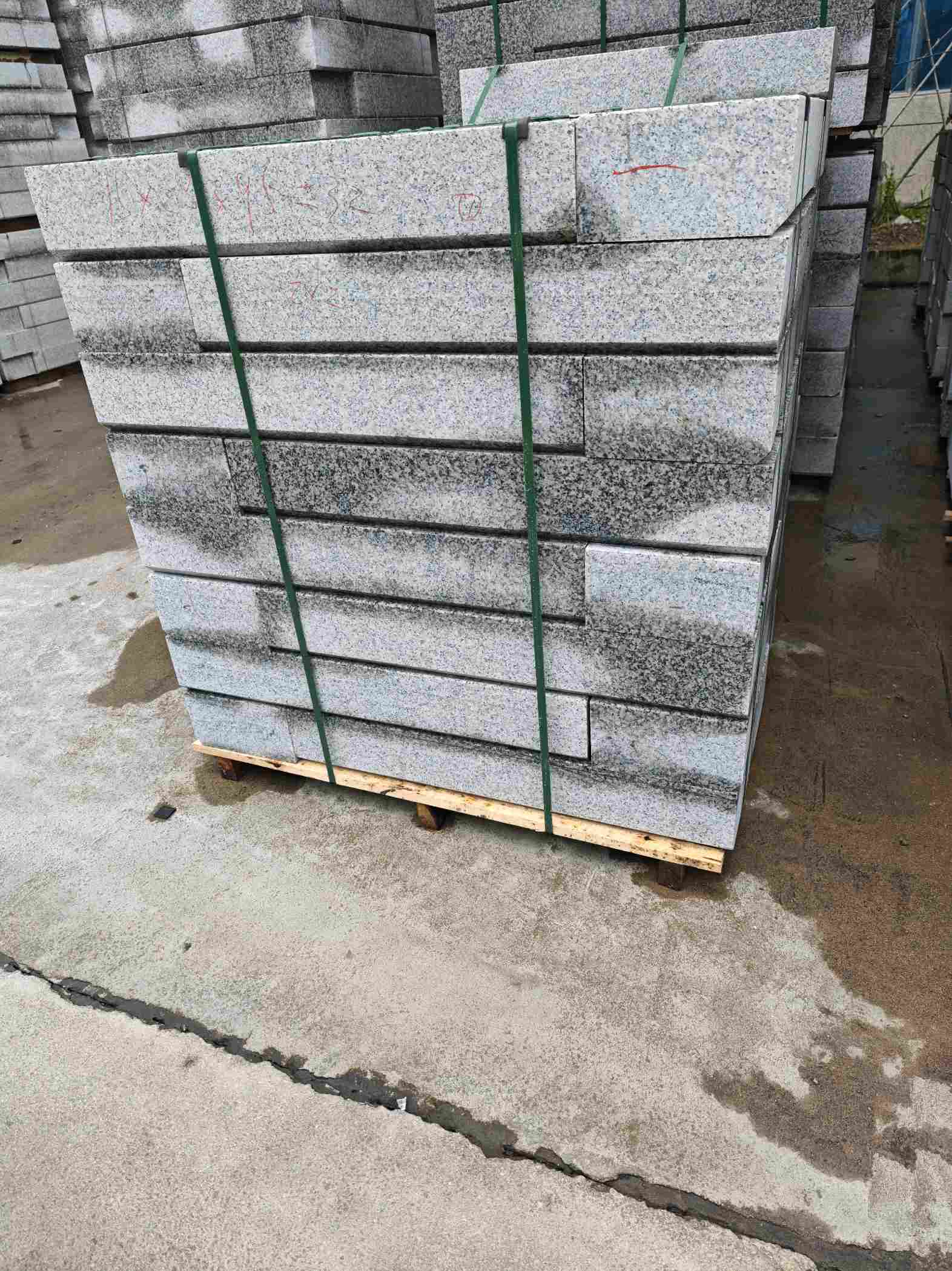 邵阳芙蓉白路牙石，马路牙子